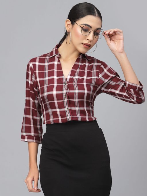 Woman fashion Look with Tartan Check