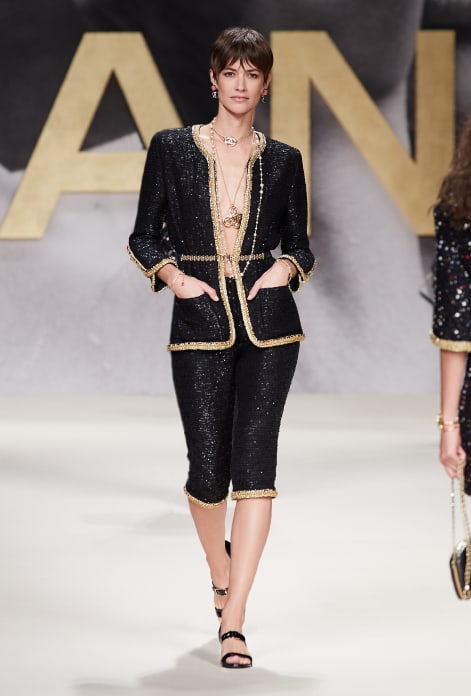 Look Chanel Feminino