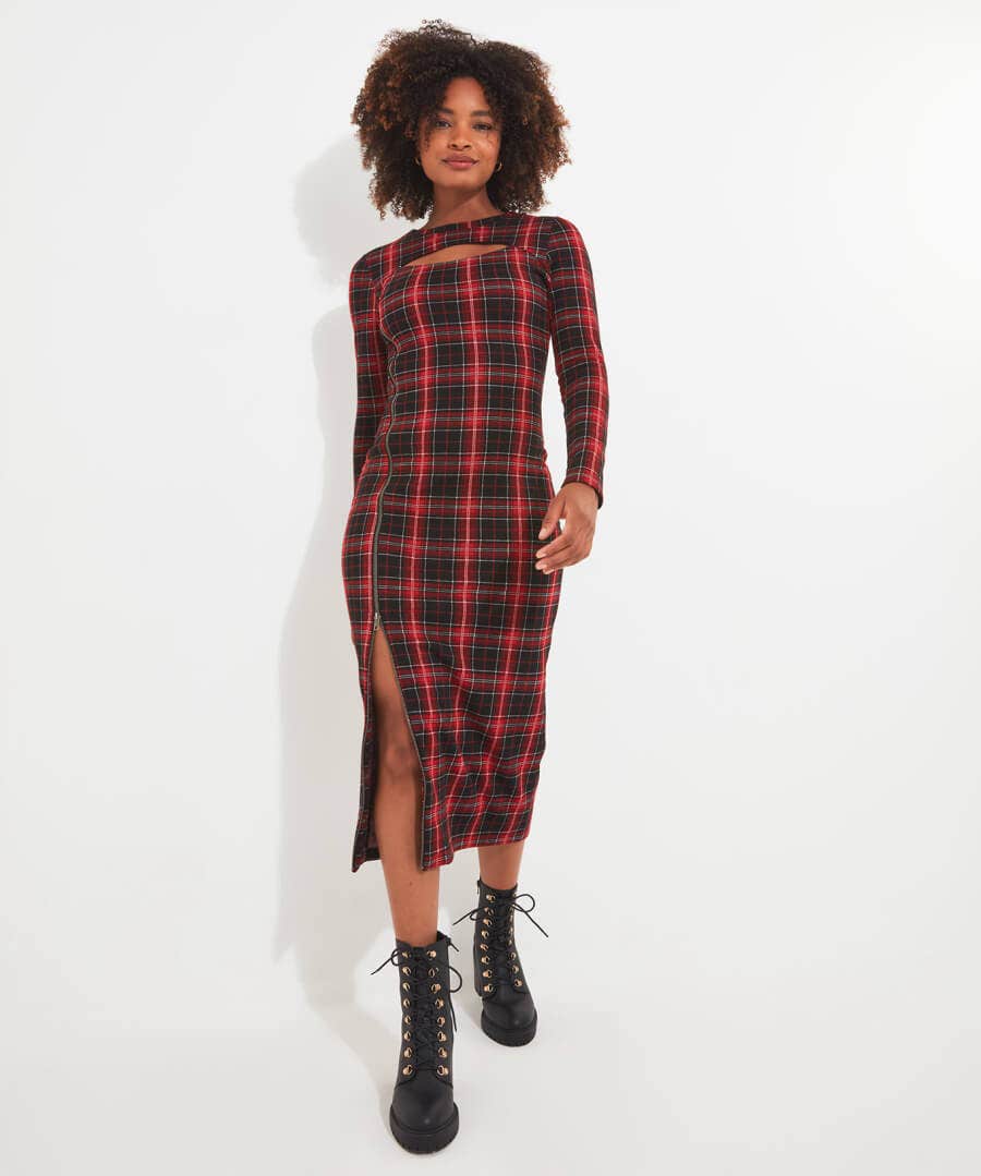 Woman fashion Look with Tartan Check