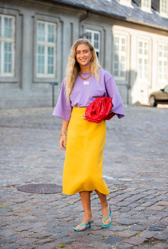 Look Azul E Amarelo Feminino