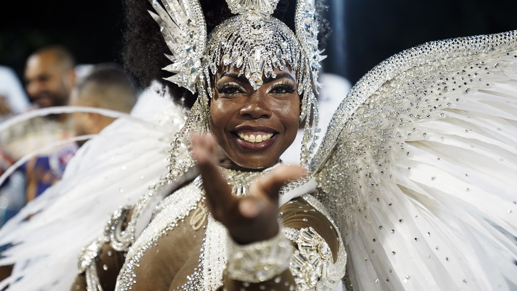 Look Carnaval 2016 Feminino