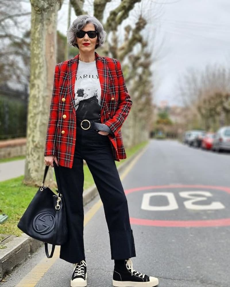 Look Blazer Vermelho Feminino