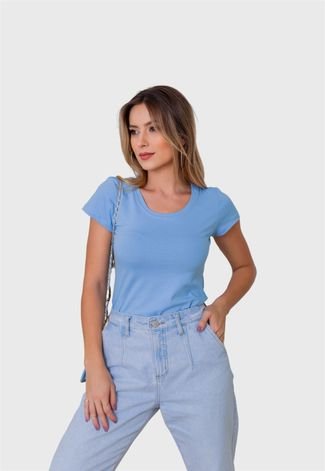 Look Camiseta Feminino