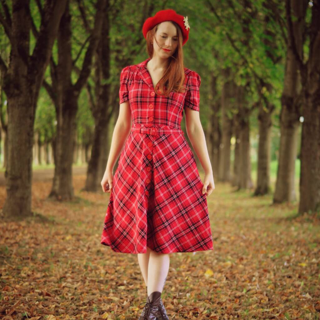 Woman fashion Look with Tartan Check