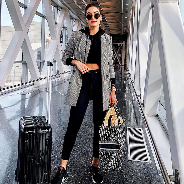 women's airport look