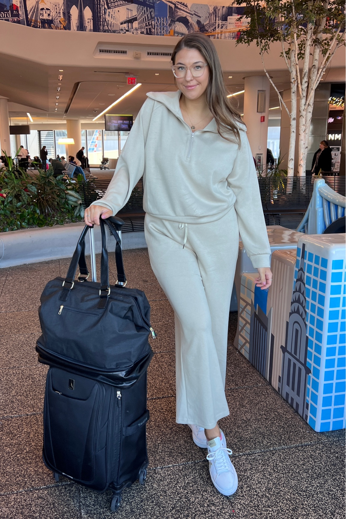 women's airport look