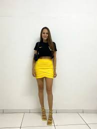 Look Com Saia Amarela Feminino