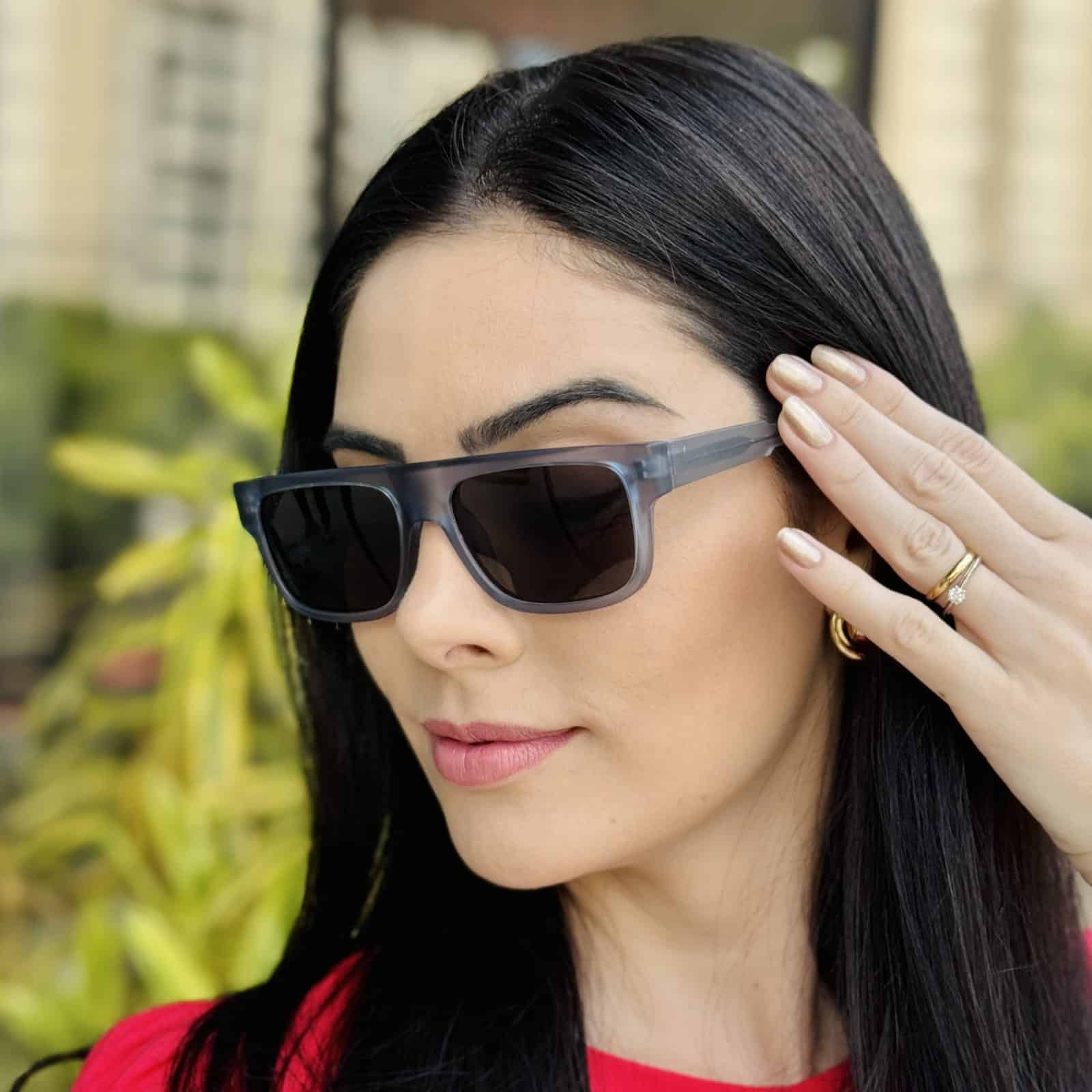 Look Com Oculos Espelhado Feminino