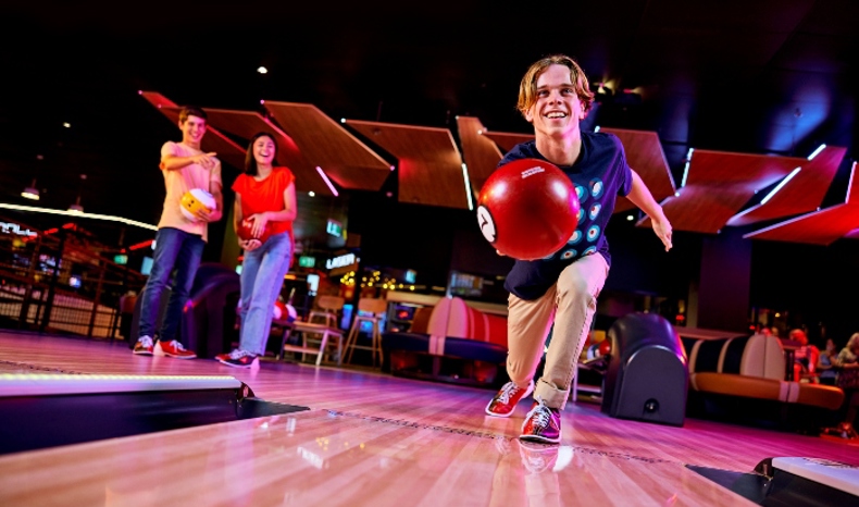 fashion woman look bowling