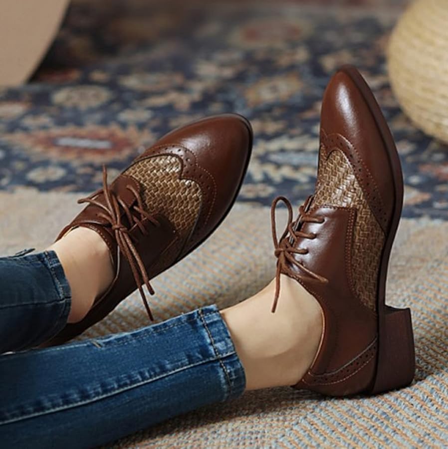 fashion woman look with oxfords