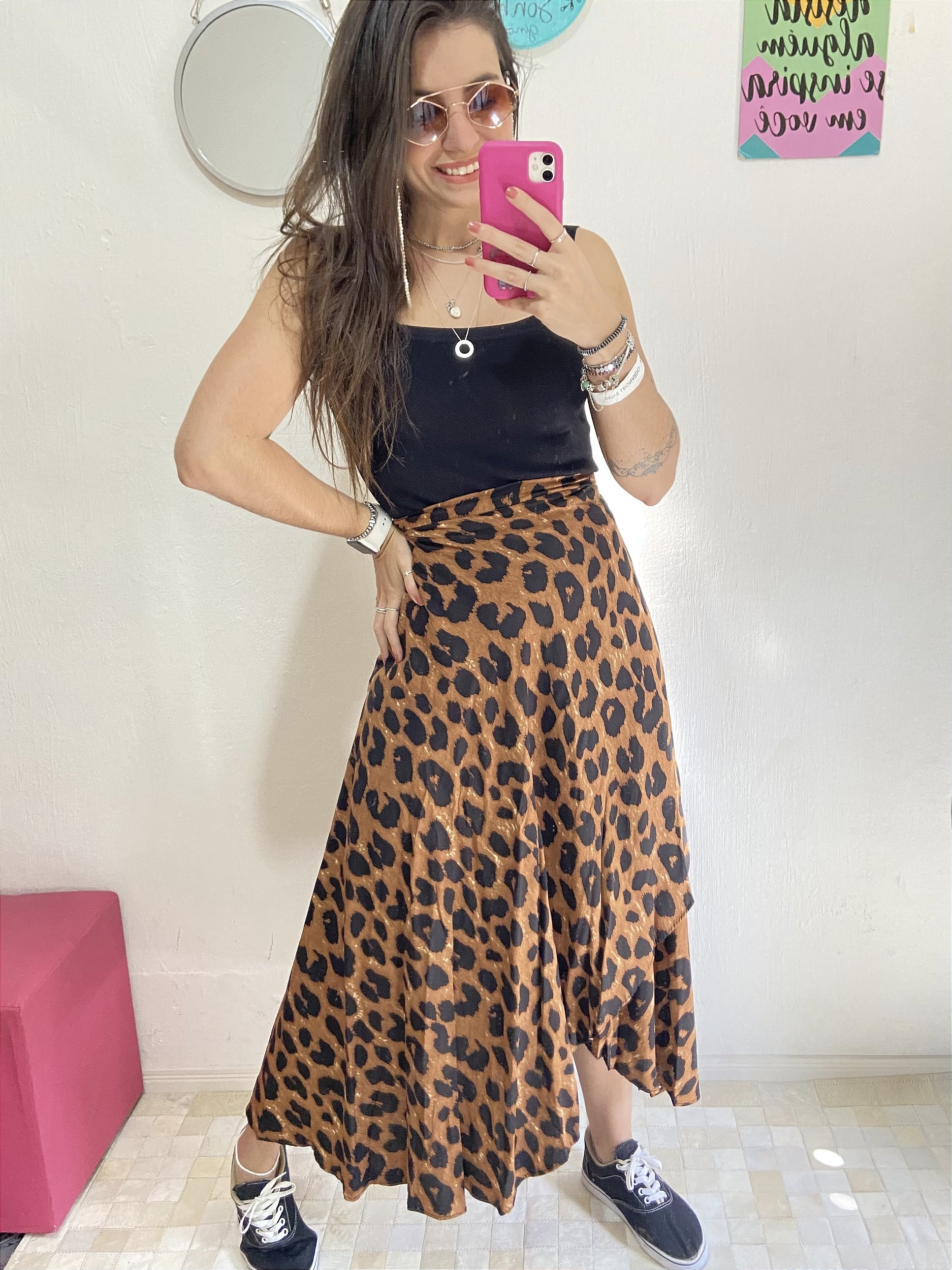 look saia de onça Feminino