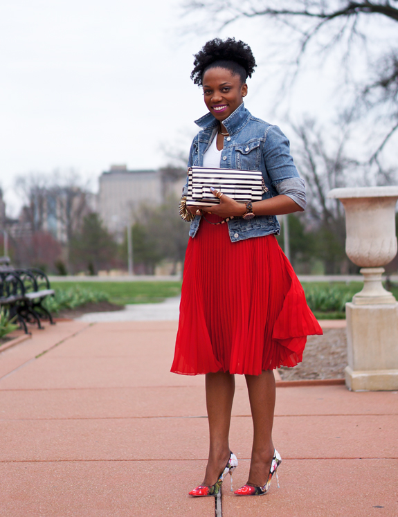 fashion woman look with pleated midi skirt