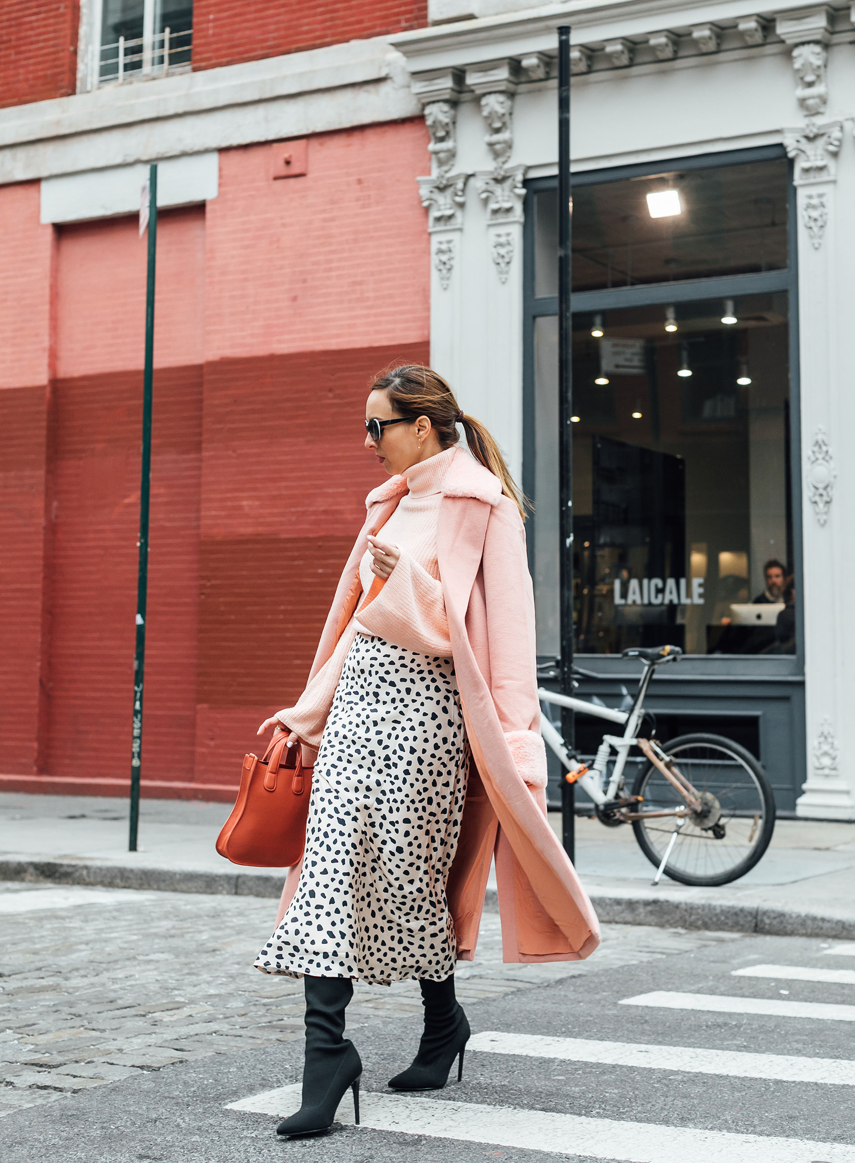 fashion woman look leopard skirt