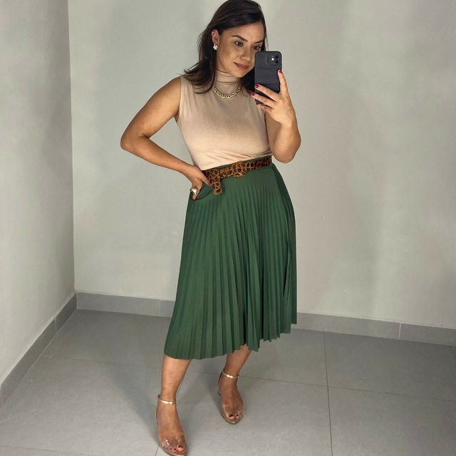 looks com saia midi plissada Feminino