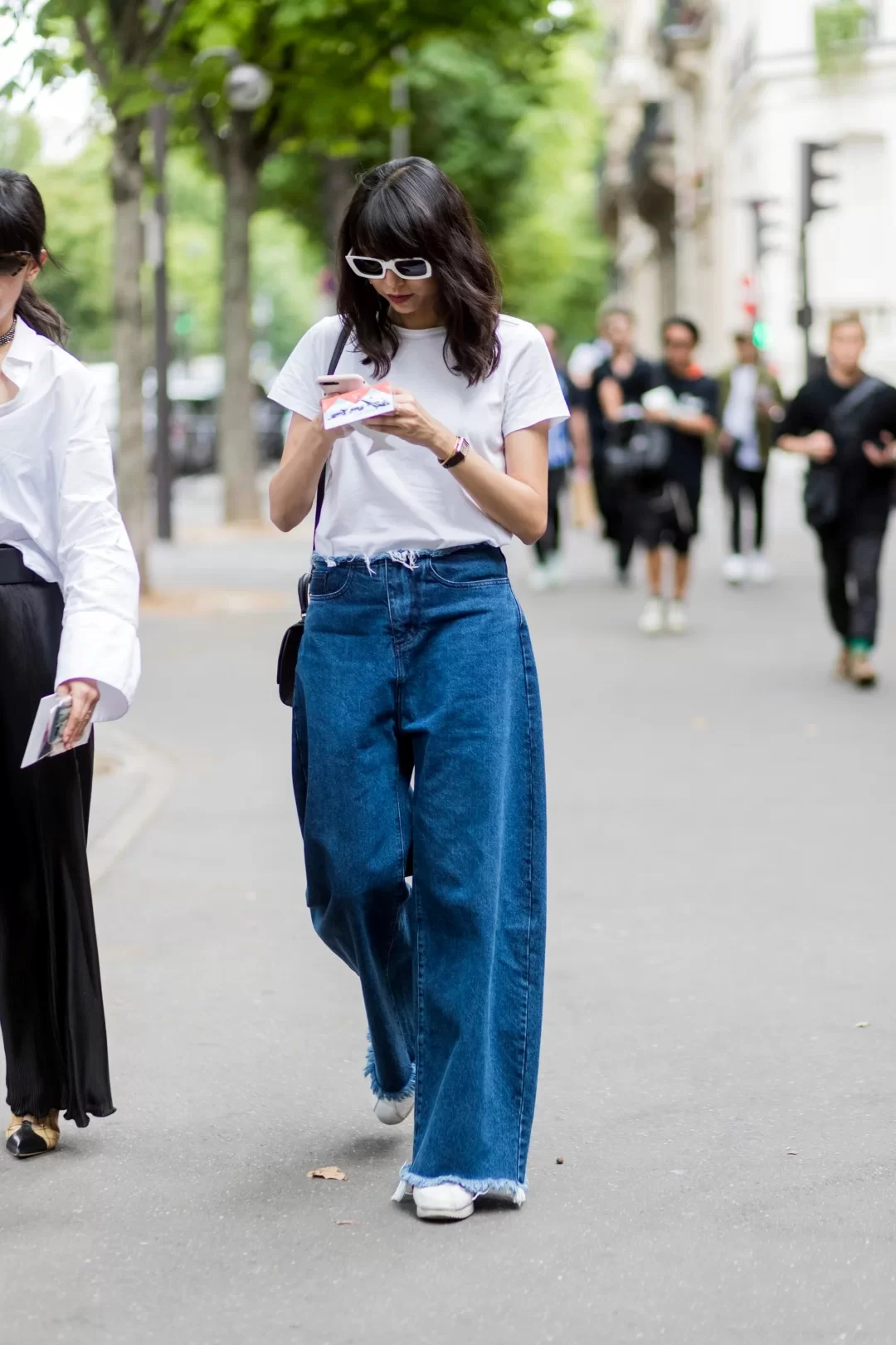 fashion woman look jeans and t-shirt