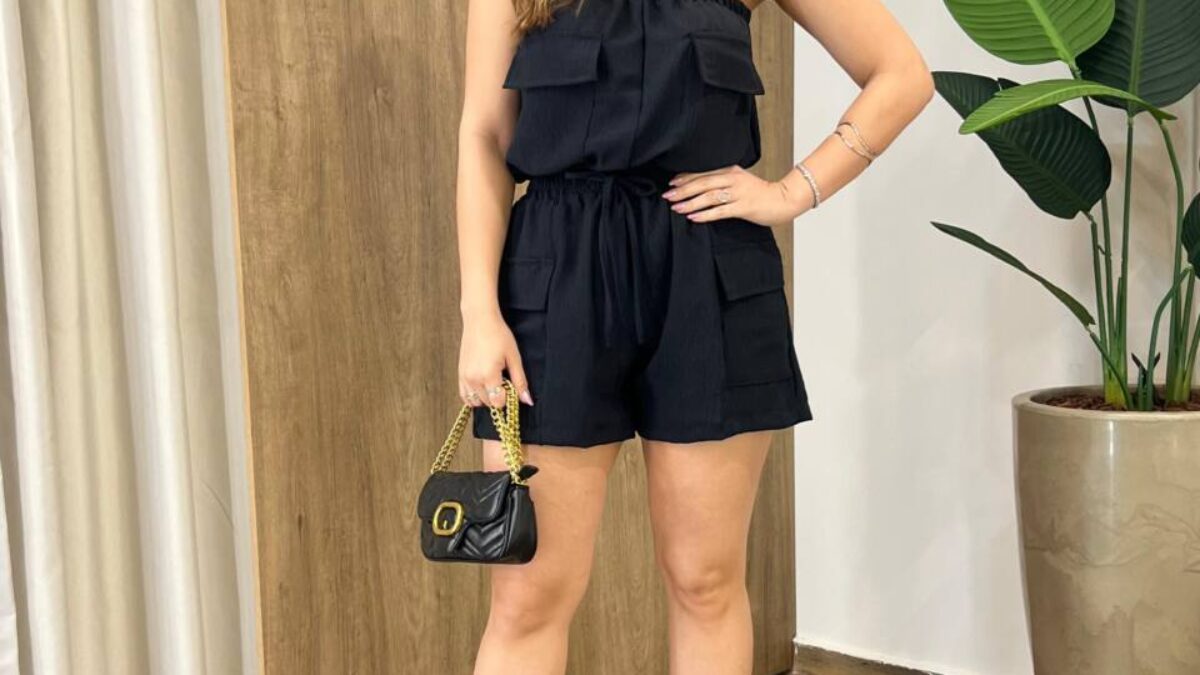 look com macaquinho preto Feminino