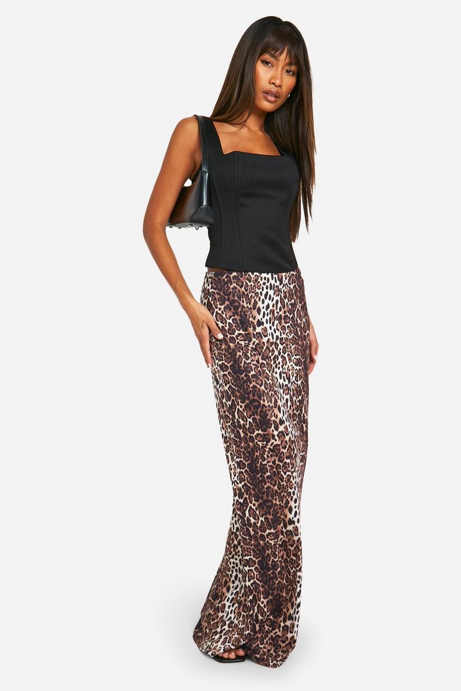 fashion woman look leopard skirt