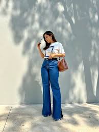 fashion woman look jeans and t-shirt