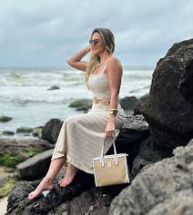 fashion woman look beach