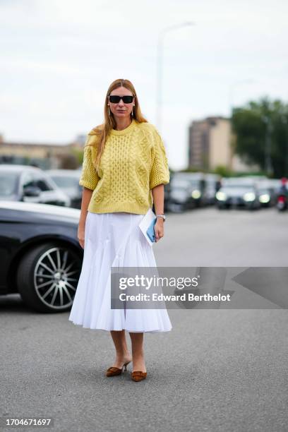 fashion woman look with yellow skirt