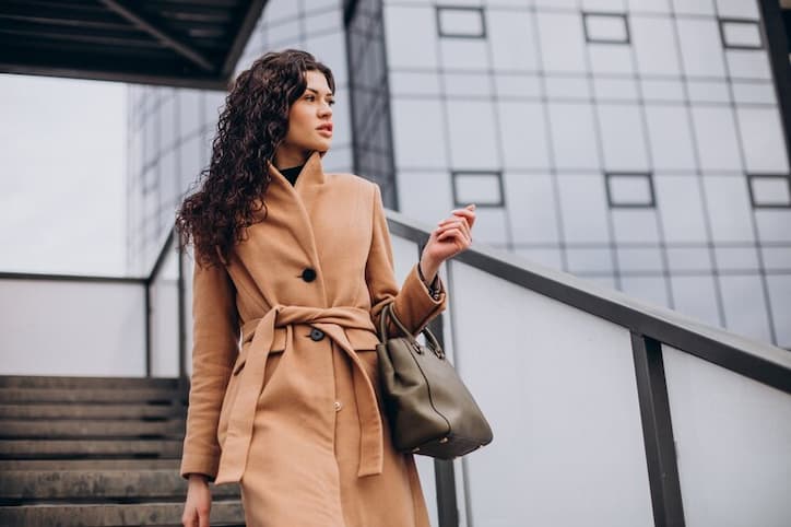 look casaco bege Feminino