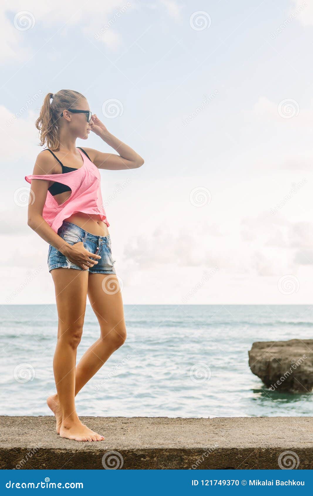 fashion woman look beach