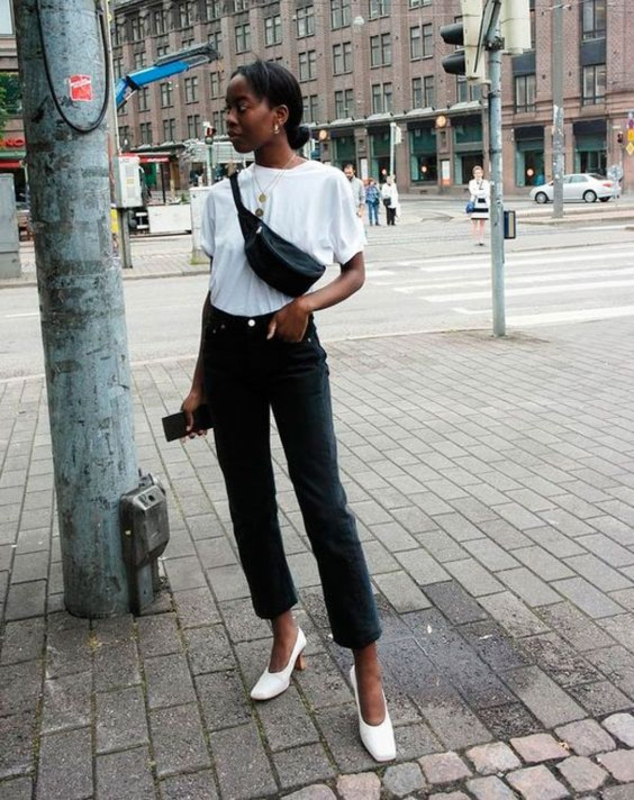 look calça jeans e camiseta Feminino